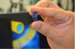 New battery prototype charges in seconds, lasts for days