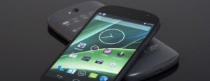 This is the new YotaPhone: A 5″ Android smartphone with a 4.7″ touchscreen e-ink display on the back